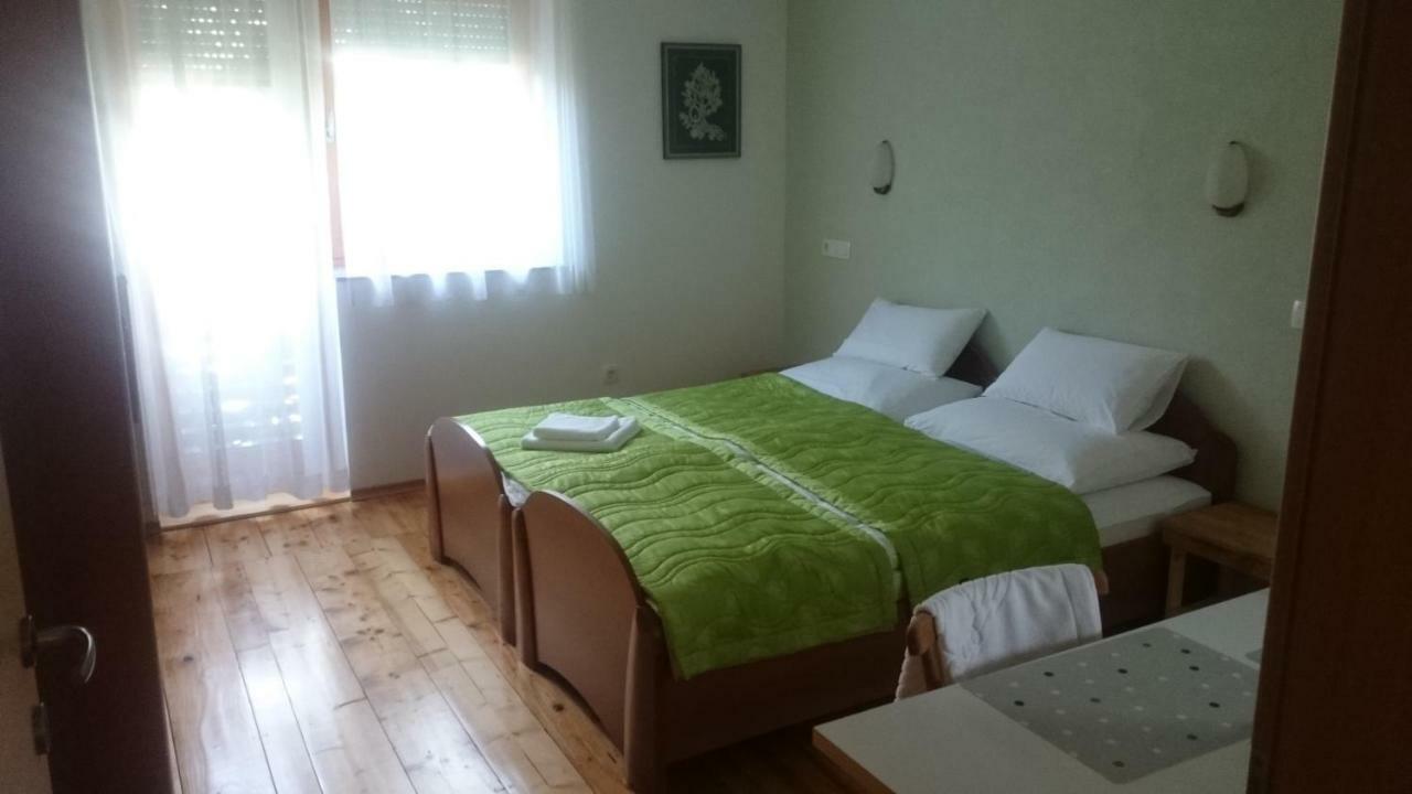 Appartamento Apartma Smid Škofja Loka Esterno foto