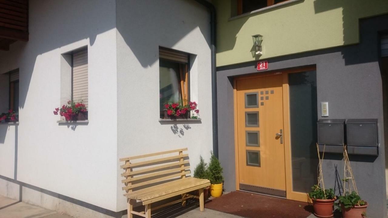 Appartamento Apartma Smid Škofja Loka Esterno foto
